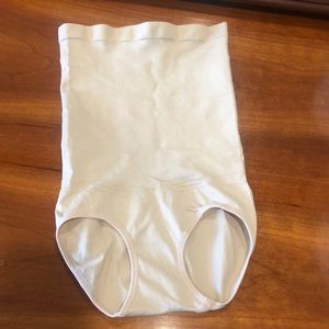 Skinny Girl Smoothers & Shapers size small